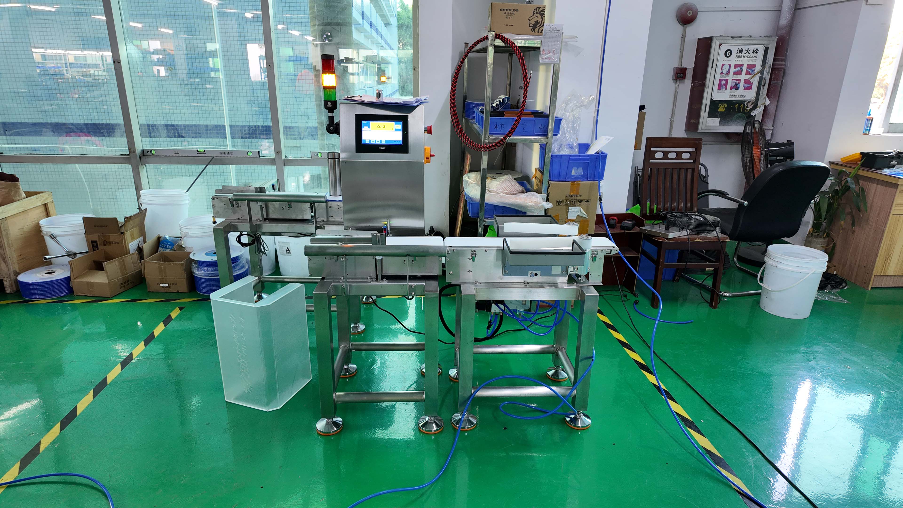 High-Speed Checkweigher with Swing Arm Rejection for Food & Pharma